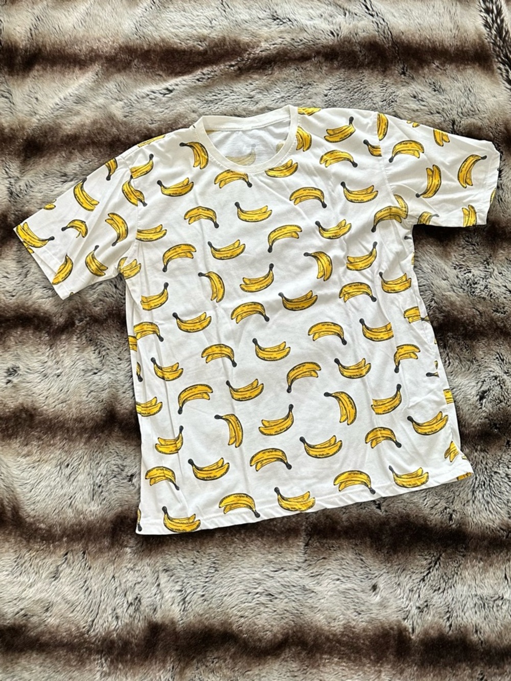 Party Shirt! Men’s size Large White Banana Print T-Shirt